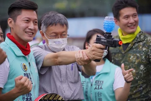 ▲▼柯文哲8日出席「爆破財政黑幕-民眾黨理財教育親子日」。（圖／民眾黨提供）