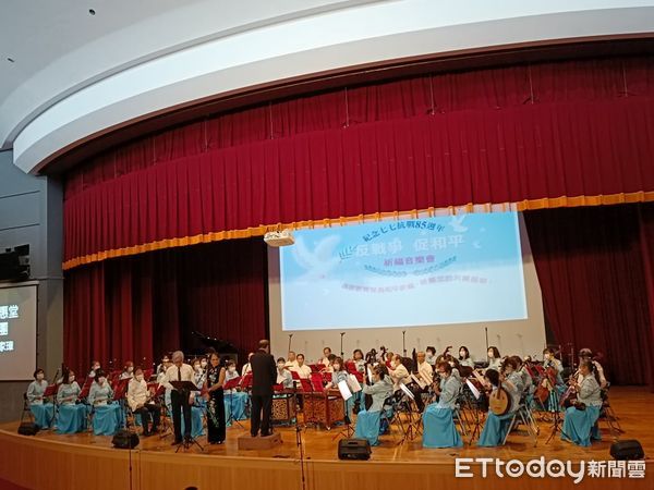 ▲▼台北市感恩協進會「反戰爭、促和平」音樂會在北車登場　用歌聲紀念七七抗戰85週年。（圖／記者蔡紹堅攝）