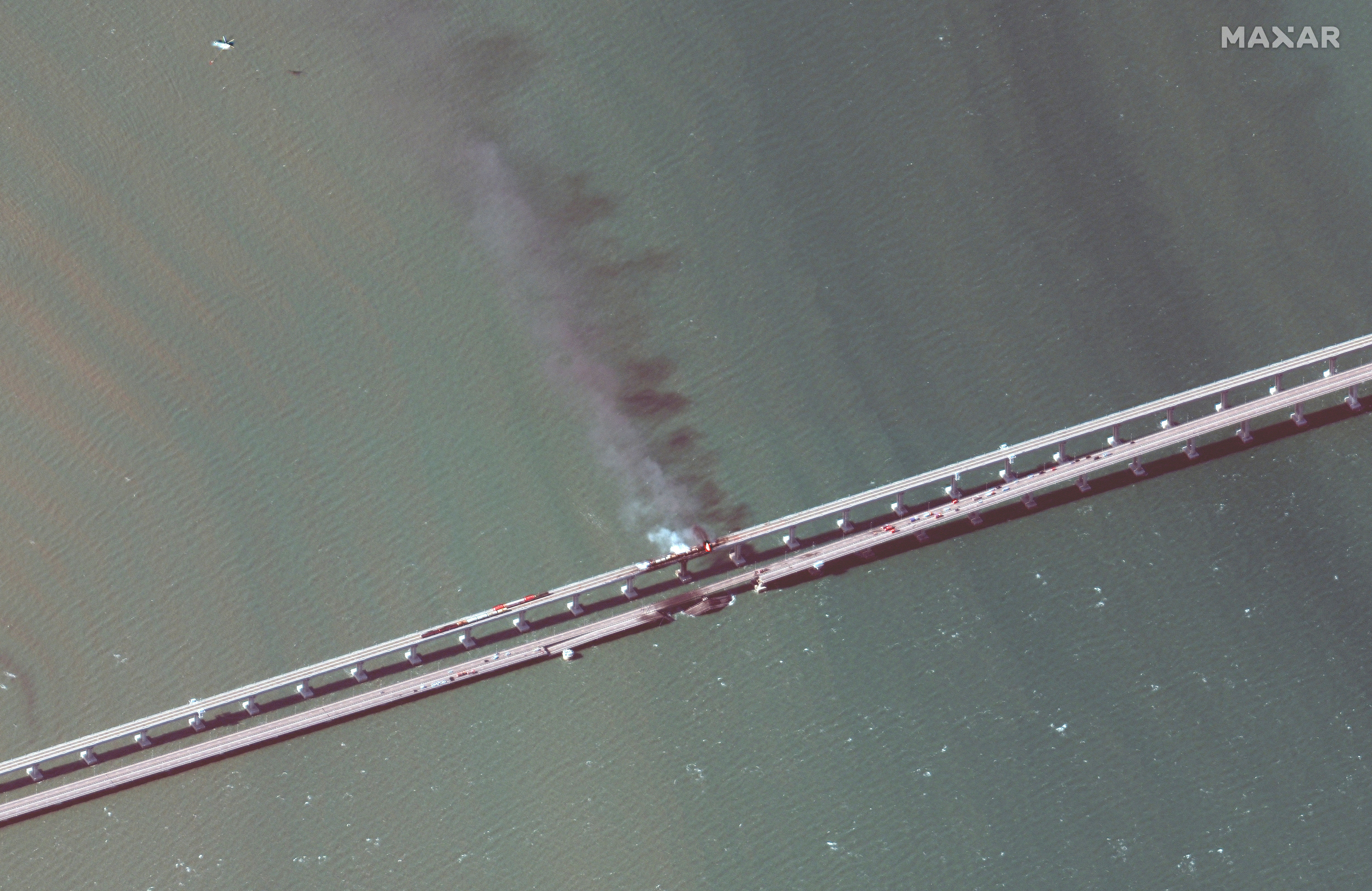▲▼  克里米亞大橋被炸衛星圖。（圖／路透）