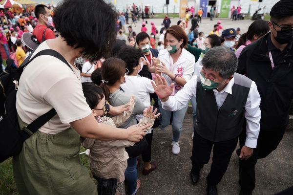 ▲▼陳時中出席台北葫蘆寺建廟75周年九聖關渡宮會香大典。（圖／陳時中競選辦公室提供）