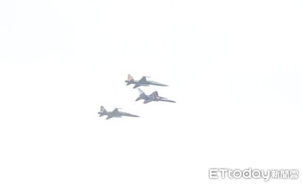 ▲▼勇鷹高教機、F-5E戰機國慶衝場。（圖／記者黃克翔攝）