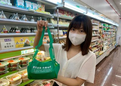 以後沒有了！7-11明起「停止免費提供咖啡、鮮食提網」