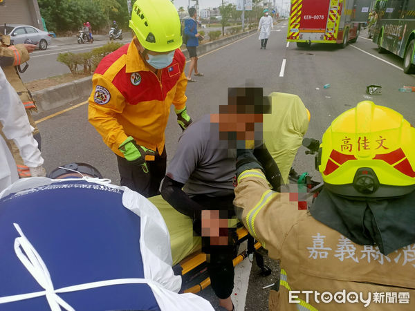 ▲▼嘉義縣新港鄉159縣道發生車禍意外。（圖／記者翁伊森翻攝）