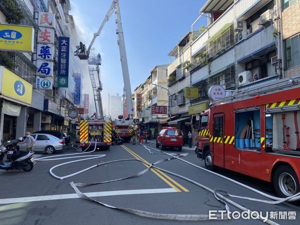 ▲▼      高雄三民區民宅火警       。（圖／民眾提供）