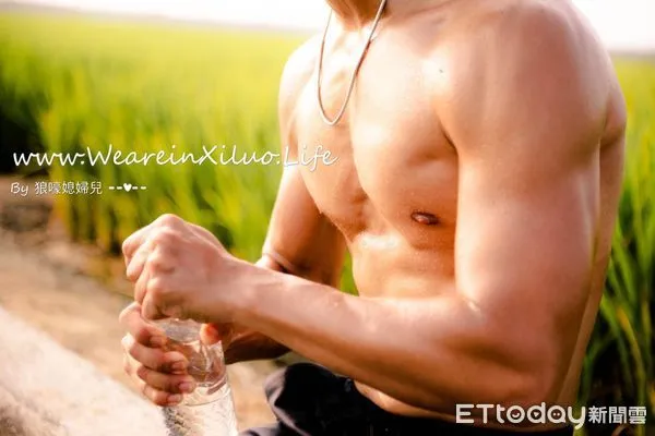 ▲全台首本以農夫猛男為主題的年曆出爐，意外掀起搶購潮。（圖／有朝一日西螺小農提供）