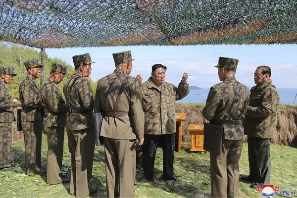 ▲▼派駐俄羅斯的北韓建設勞工，有一部份是服役屆滿10年、即將退伍的軍人。（圖／達志影像／美聯社）