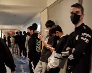 《LOL》世界賽選手PCR檢測隊伍排超長 EDG中路Scout確診自我隔離