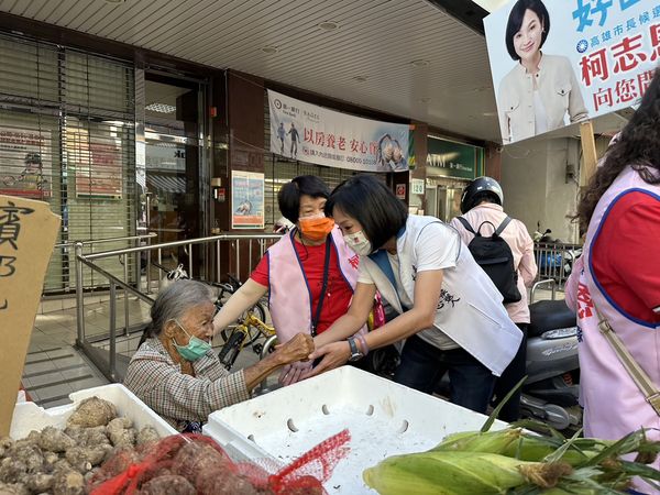 ▲▼柯志恩13日競選行程。（圖／記者賴文萱翻攝）