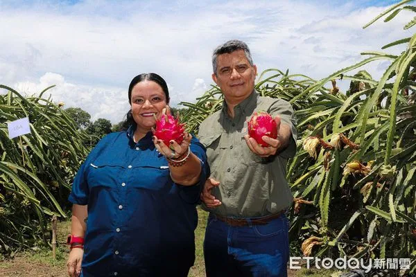 ▲屏東科技大學熱帶農業暨國際合作系畢業校友歐蒂娣博士榮獲教育部「全球留臺傑出校友獎」            。（圖／記者陳崑福翻攝，下同）