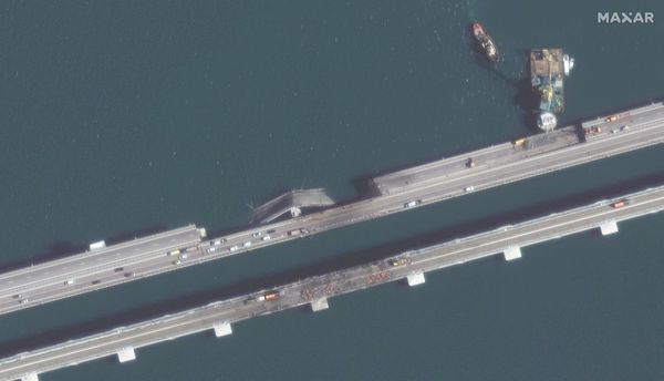 ▲▼ 美國太空技術公司馬薩爾科技（Maxar Technologies）12日發布克里米亞大橋修復進度的衛星影像。（圖／路透）