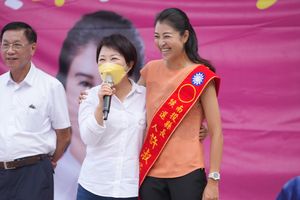 女力集合！許淑華生日成立競總　盧秀燕喊：送神力女超人進縣府！