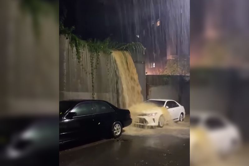 ▲▼內湖暴雨驚見「天然洗車場」。（圖／翻攝臉書／我是內湖人）