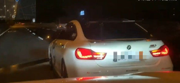 ▲有網友在網路社群PO文爆料，指控在國道１號台南永康路段，遭一輛BMW車惡意逼車。（圖／翻攝記者爆料網，下同）