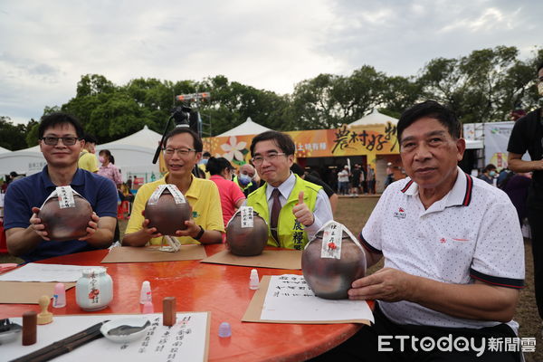 ▲南投世界茶博會以「千人封茶」活動劃下圓滿句點。（圖／記者高堂堯攝）