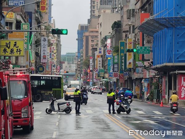 ▲▼台北延平北路封路管制進行救援 。（圖／記者林振民攝）