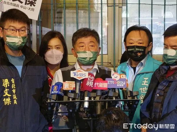 ▲▼陳時中松江市場掃街拜票。（圖／記者宋良義攝）