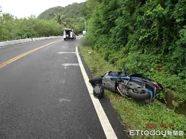 ▲恆春遊覽車與機車發生車禍，造成一死一傷             。（圖／記者陳崑福翻攝，下同）