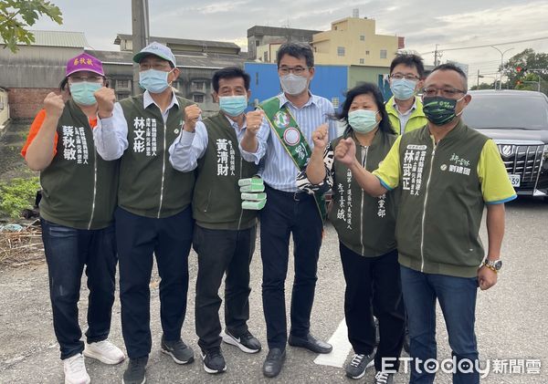 ▲雲林縣長候選人劉建國與虎尾鎮長候選人黃清財等人，首度徒步掃街，由虎尾鎮建國里出發。（圖／記者蔡佩旻翻攝）