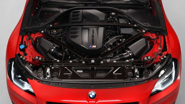 ▲2023 BMW M2、手排 。（圖／翻攝自BMW）