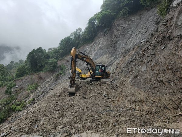 ▲▼宜蘭縣大同鄉台7線84.1K(英士路段)大規模坍方。（圖／公路總局）