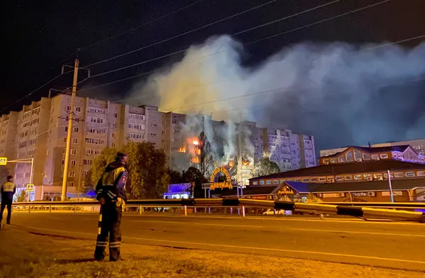 ▲▼俄羅斯Su-34戰機墜毀民宅後發生爆炸，造成13死19傷。（圖／路透）