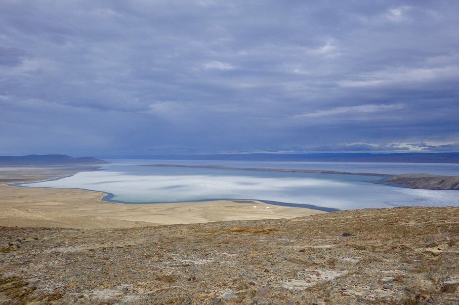 ▲▼世界最大北極淡水湖黑曾湖（Lake Hazen）。（圖／翻攝自lakehazen.ca）