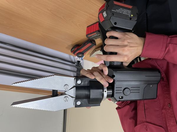 ▲▼食品公司捐贈電動撐開器              。（圖／記者陳以昇攝）