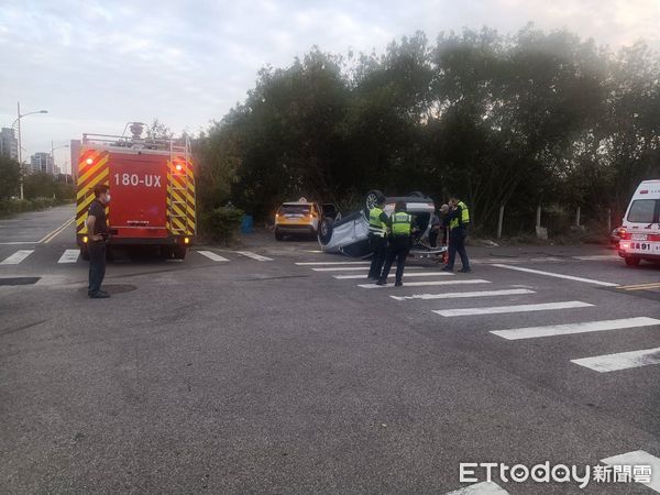 ▲▼台中一輛計程車和自小客車擦撞，2車7人受傷。（圖／民眾提供，下同）