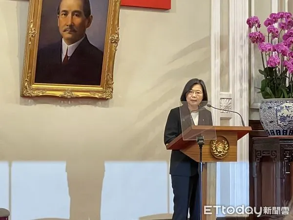 ▲▼蔡英文出席「宣布2022亞太經濟合作經濟領袖會議代表團記者會」。（圖／記者陶本和攝） 