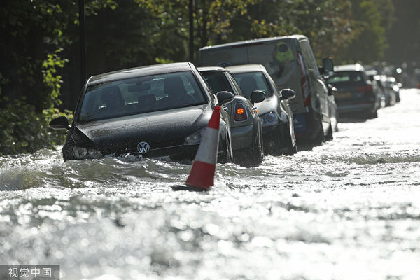 ▲▼ 英國2019年倫敦北部遭洪水侵襲，街道被淹。（圖／CFP）