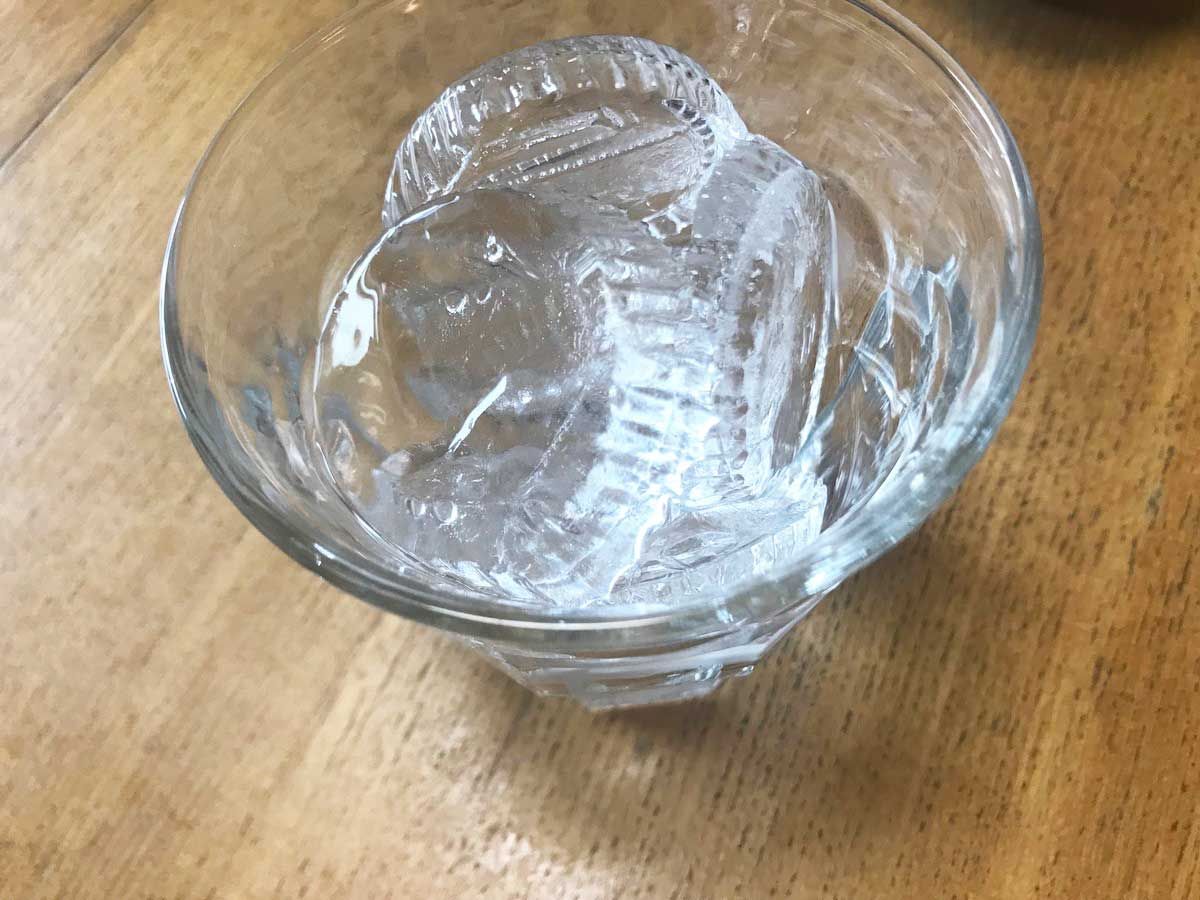▲▼用小鋁杯製冰的快速方法。（圖／翻攝自grape）