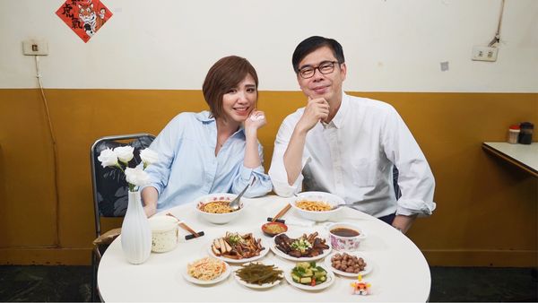 ▲▼陳其邁登上民進黨網路節目「一碗麵的時間」。（圖／民進黨提供）