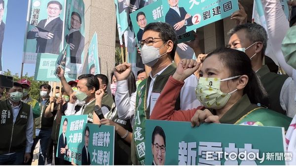 ▲雲林縣長候選人今日上午於雲林縣議會依序抽出號次。（圖／記者蔡佩旻翻攝）