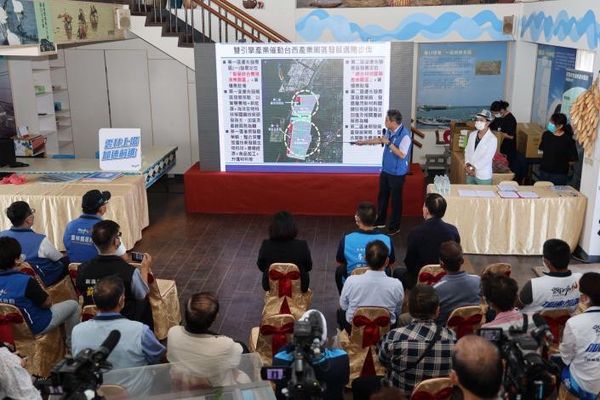 ▲▼            創造周邊產業園區發展利基　麥寮港南公用碼頭預計2027年完工 。