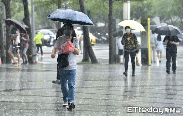 ▲▼部分縣市出現豪大雨。（圖／記者李毓康攝）