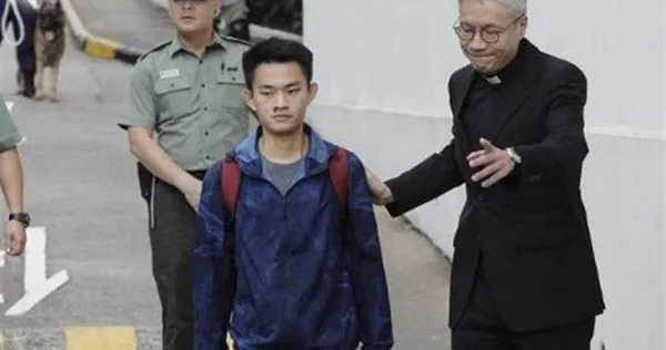 陳同佳(左)與管浩鳴(右)。（東網）