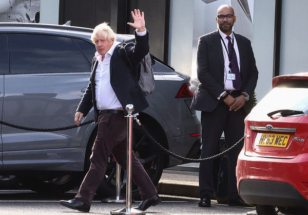 ▲▼英國前首相強生（Boris Johnson）結束度假返回倫敦，可能角逐下一任首相大位。（圖／路透）