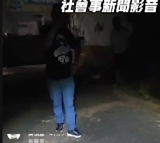 ▲有網友PO文指陳姓直播主「晚安小雞」，22日晚上在台南市仁德區1處私立中學直播探險節目時被不詳人士毆打成傷。（圖／翻攝自爆料公社、社會事新聞影音，下同）