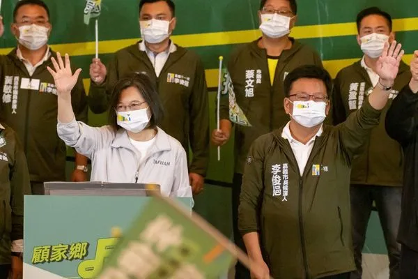 ▲▼蔡英文前往嘉義縣市輔選 翁章梁 李俊俋。（圖／民進黨提供）