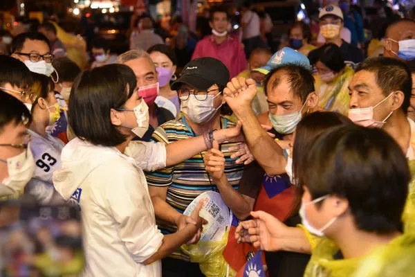 ▲▼廟口開講催熱柯志恩選情 線上線下3起民心沸騰。（圖／柯志恩競選辦公室提供）