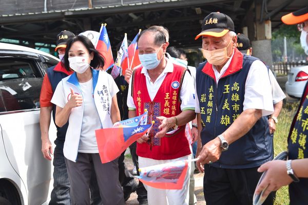 ▲▼     週末母雞行程不停歇 柯志恩：黨籍議員、里長全壘打        。（圖／競選總部提供）