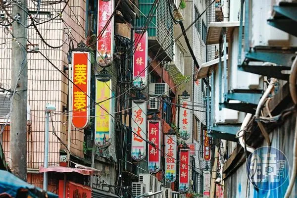 萬華阿公店因疫情生意受挫，當地角頭轉往與其他幫派合作，共謀危老都更賺取更大利益。示意畫面。（資料照片）