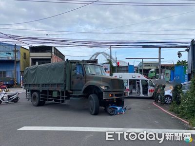 三峽母女右轉「緊貼軍卡被輾斃」！上兵不認罪　關鍵2.7秒被判囚