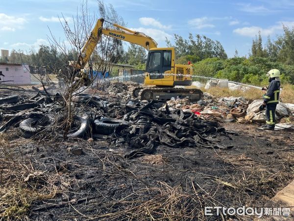 ▲▼金門環島東路5段皇家酒廠對面傳出火警，初估燃燒面積250平方公尺。（圖／記者林名揚攝）