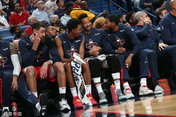 ▲▼鵜鶘墨菲三世、獨行俠唐西奇。（圖／CFP）