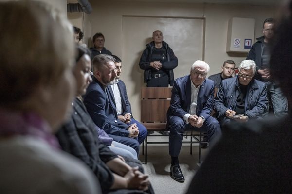 ▲▼ 德國總統史坦麥爾（Frank-Walter Steinmeier）25日抵達烏克蘭首都基輔進行突襲訪問 。（圖／達志影像／美聯社）