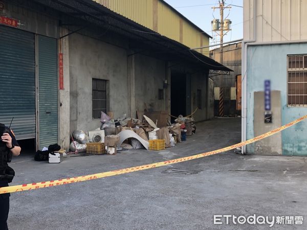 ▲▼(公司名稱打碼)台中又有桶屍案！神岡廠房傳惡臭　塑膠桶驚見遺體。（圖／記者許權毅攝）