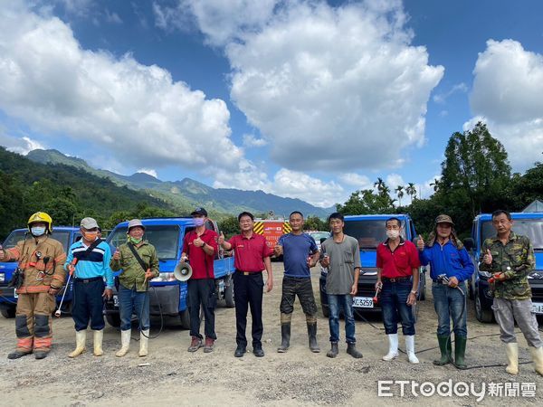 ▲台南市消防局南化消防分隊，26日結合台南關山里在地居民，辦理關山里自救隊集結滅火演練。（圖／記者林悅翻攝，下同）