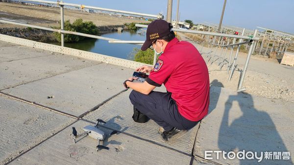 ▲台南市消防局第三救災救護大隊七股消防分隊，為因應日漸增加之光電場救災需求，利用無人機拍攝太陽能光電場各項空拍圖資，後製成專屬「電子戰術沙盤」。（圖／記者林悅翻攝，下同）