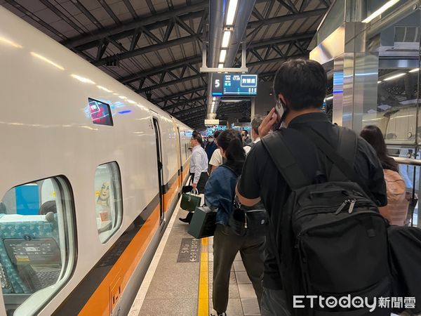 ▲▼高鐵,台灣高鐵,旅客,乘客,車站,旅遊,大眾運輸,高鐵月台,加班車,自由座。（圖／記者李姿慧攝）